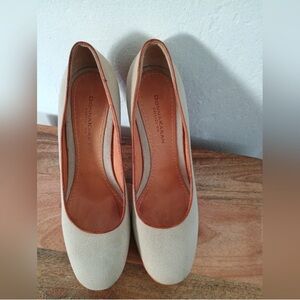 EUC Vintage DONNA KARAN Cream and Brown Heels Elegant Design Ladies Size US| 9.5